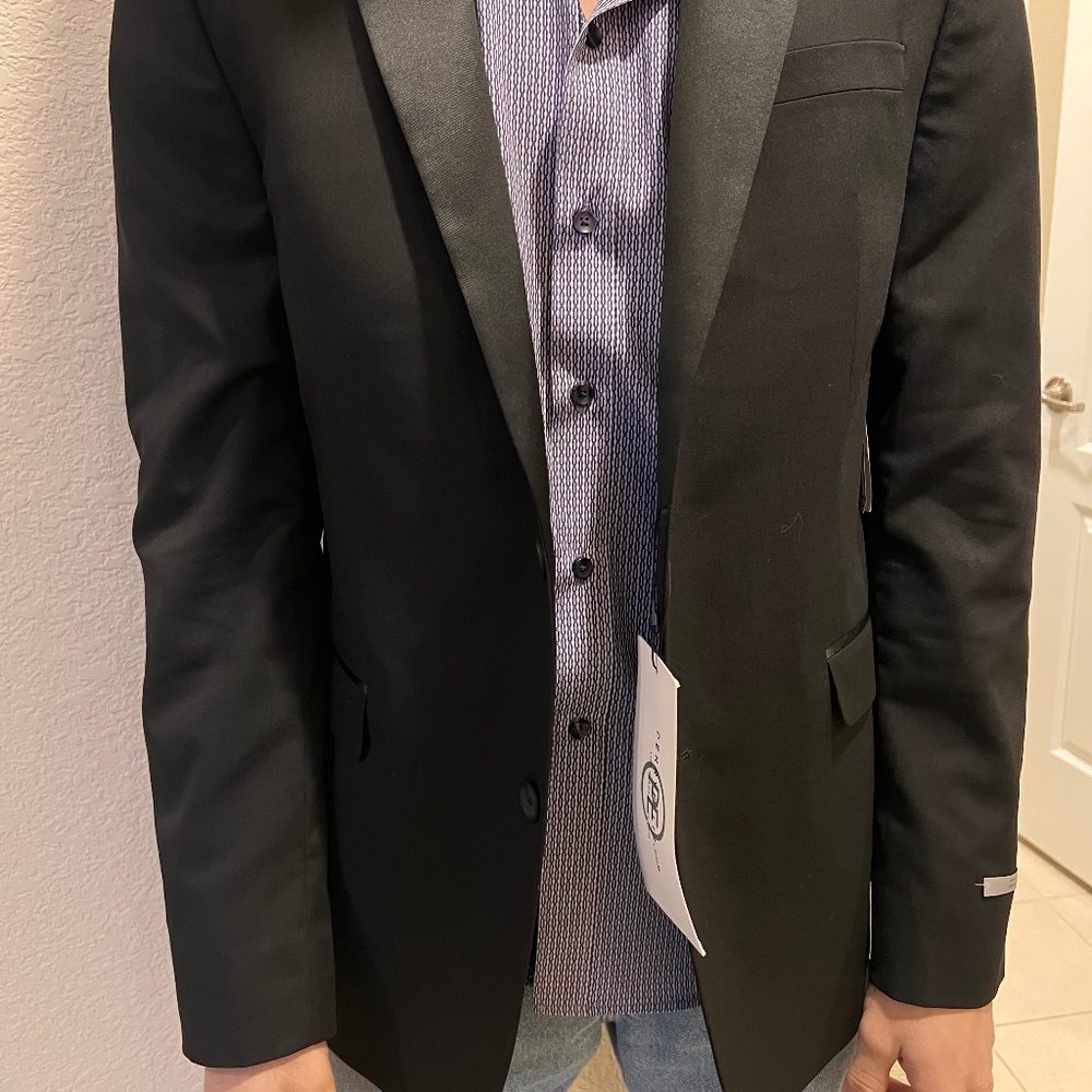 Perry Ellis Slim Fit Stretch Wrinkle-resistant Tuxedo Jacket